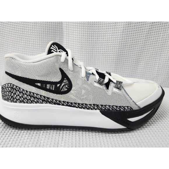 Nike Kyrie Flytrap 6 White Black Basketball Sneakers DM1125-101 Mens Size 7.5 - Picture 1 of 7